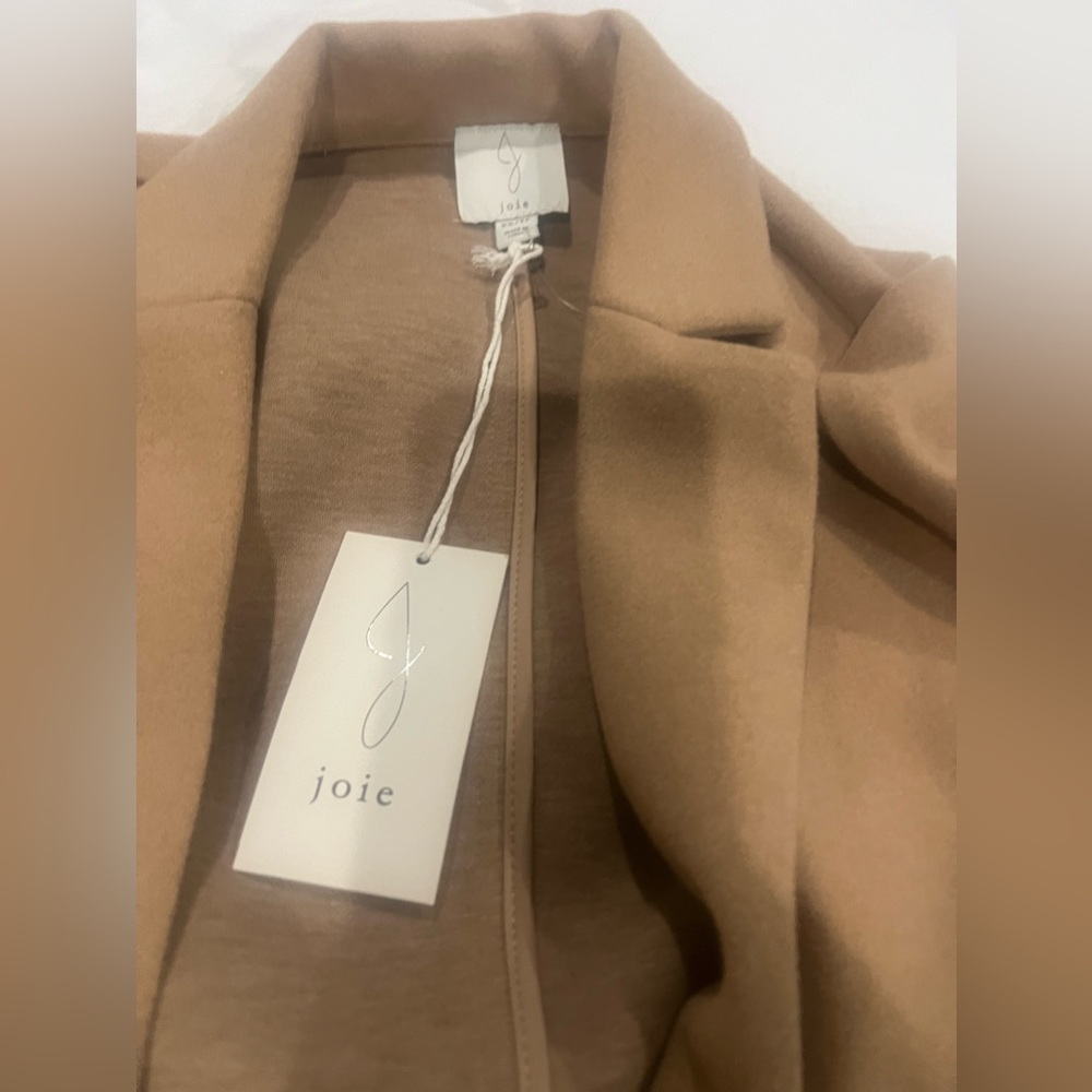 Joie trench coat no buttons . Sooo cute and on trend